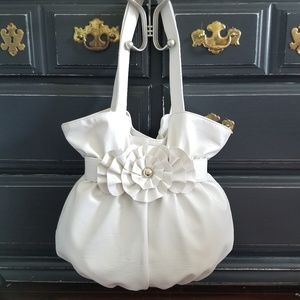 NWOT WHITE SHOULDER BAG PURSE HANDBAG